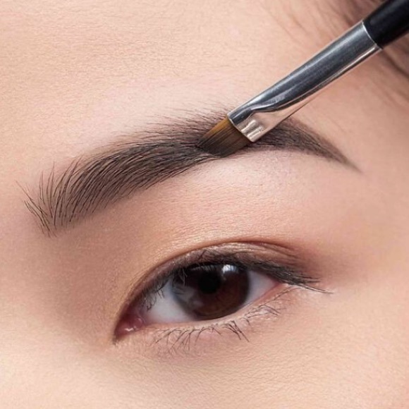 Anastasia Beverly Hills Dipbrow Pomade in Medium Brown & Dual-ended Angled Brush - Picture 5 of 6